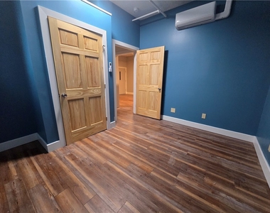 27 E Main Street - Photo Thumbnail 6