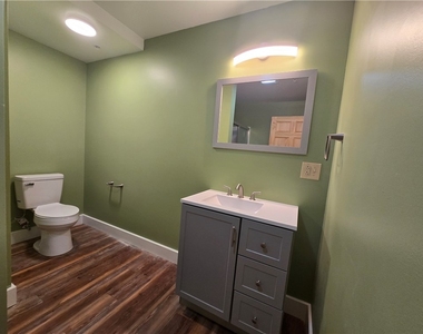 27 E Main Street - Photo Thumbnail 9
