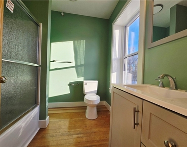 27 E Main Street - Photo Thumbnail 5