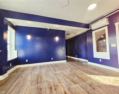 27 E Main Street - Photo Thumbnail 8