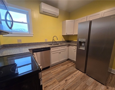 27 E Main Street - Photo Thumbnail 3