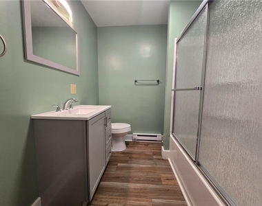 27 E Main Street - Photo Thumbnail 5