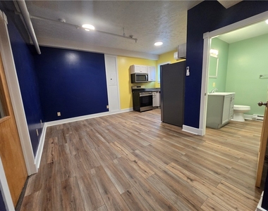 27 E Main Street - Photo Thumbnail 1