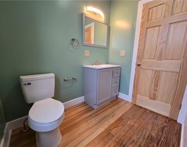 27 E Main Street - Photo Thumbnail 5