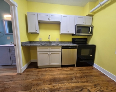 27 E Main Street - Photo Thumbnail 4