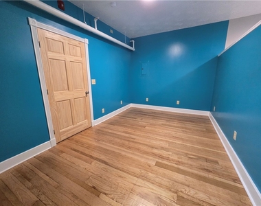 27 E Main Street - Photo Thumbnail 1