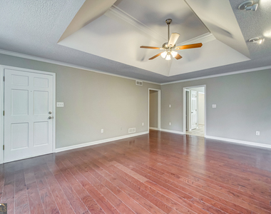 311 Mariner Circle - Photo Thumbnail 5