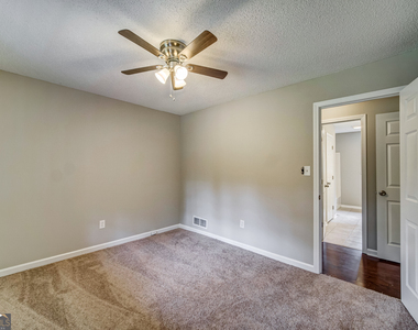 311 Mariner Circle - Photo Thumbnail 20