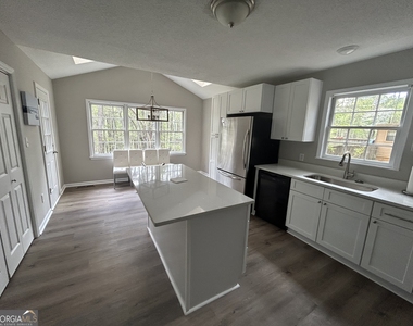 311 Mariner Circle - Photo Thumbnail 7