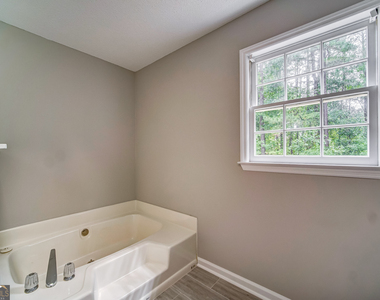 311 Mariner Circle - Photo Thumbnail 18
