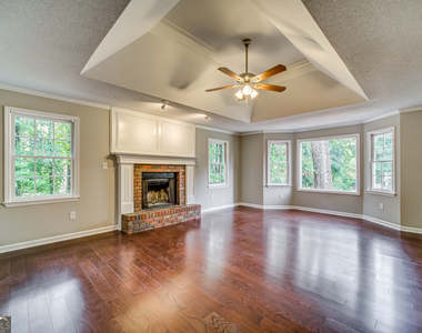 311 Mariner Circle - Photo Thumbnail 2
