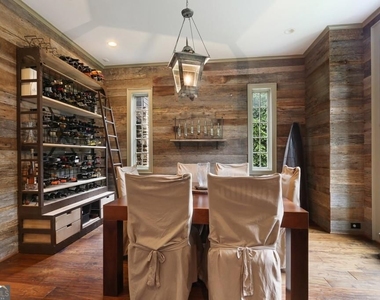 1692 Friar Tuck Road - Photo Thumbnail 4