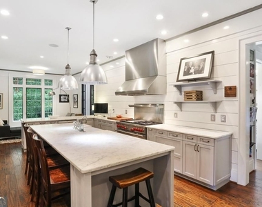 1692 Friar Tuck Road - Photo Thumbnail 13