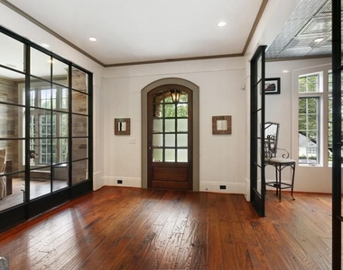 1692 Friar Tuck Road - Photo Thumbnail 3