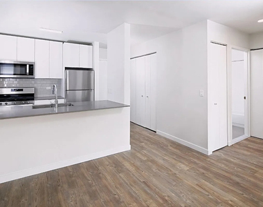 250 West 50th Street - Photo Thumbnail 3