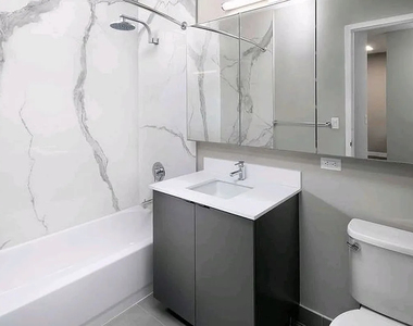 250 West 50th Street - Photo Thumbnail 15