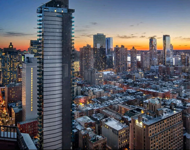 250 West 50th Street - Photo Thumbnail 1