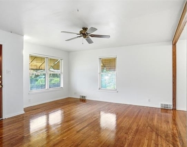900 Emery Street - Photo Thumbnail 5