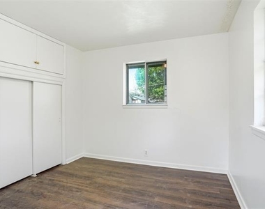 900 Emery Street - Photo Thumbnail 21