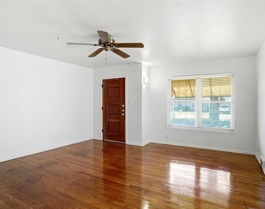 900 Emery Street - Photo Thumbnail 3