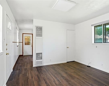 900 Emery Street - Photo Thumbnail 18