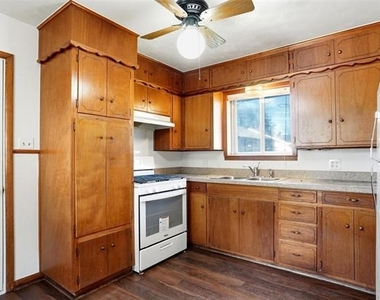 900 Emery Street - Photo Thumbnail 20
