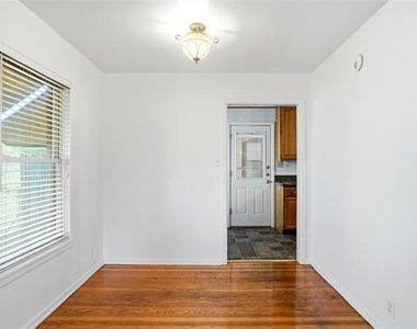 900 Emery Street - Photo Thumbnail 6