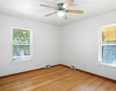 900 Emery Street - Photo Thumbnail 13