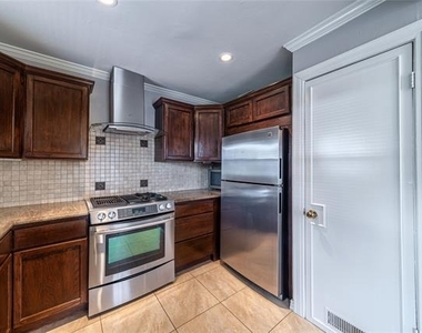 7302 Kenwell Street - Photo Thumbnail 5