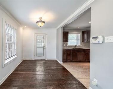 7302 Kenwell Street - Photo Thumbnail 6