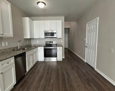 7931 Doreen Avenue - Photo Thumbnail 3