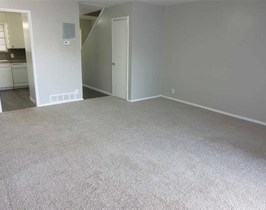 101 Westcourt Drive - Photo Thumbnail 3
