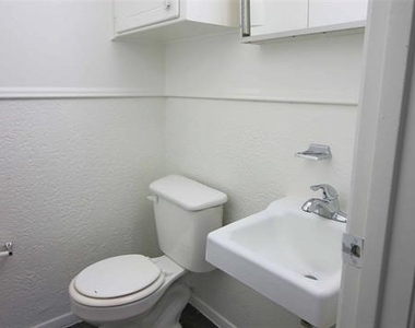 101 Westcourt Drive - Photo Thumbnail 7