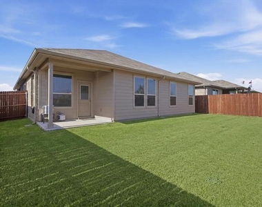 16032 Farringdon Way - Photo Thumbnail 24
