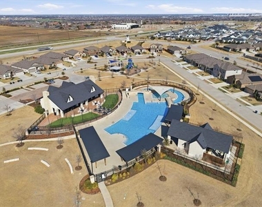16032 Farringdon Way - Photo Thumbnail 27