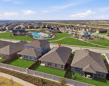 16032 Farringdon Way - Photo Thumbnail 26