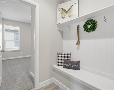 16032 Farringdon Way - Photo Thumbnail 22