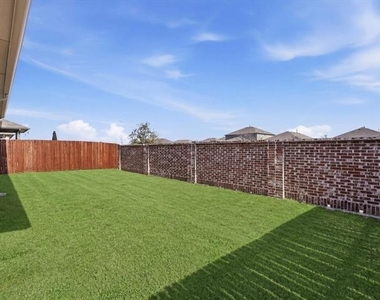 16032 Farringdon Way - Photo Thumbnail 25