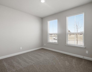 16032 Farringdon Way - Photo Thumbnail 18