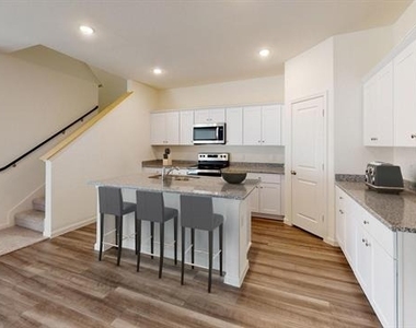 6076 Mojave Drive - Photo Thumbnail 7