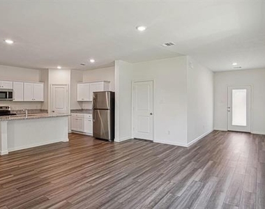 6076 Mojave Drive - Photo Thumbnail 4