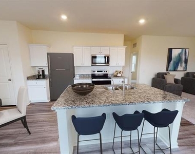 6076 Mojave Drive - Photo Thumbnail 8
