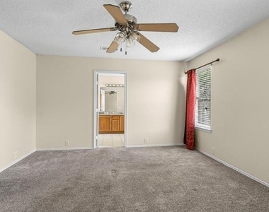 3300 Creekwood Drive - Photo Thumbnail 11