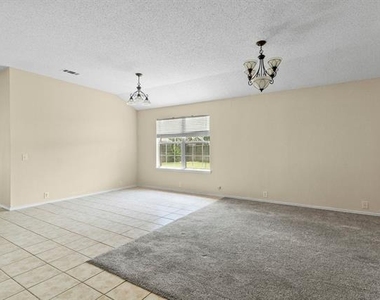 3300 Creekwood Drive - Photo Thumbnail 2