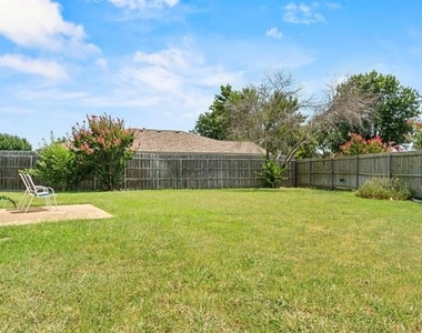 3300 Creekwood Drive - Photo Thumbnail 16