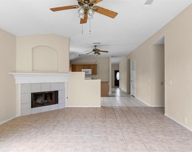 3300 Creekwood Drive - Photo Thumbnail 6