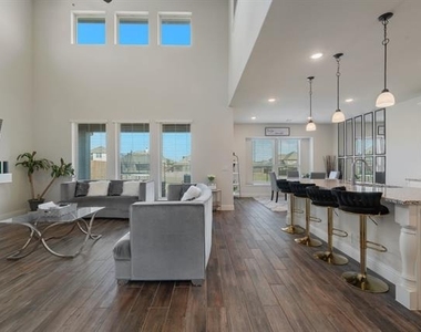 3825 Honey Grove Drive - Photo Thumbnail 6