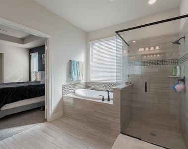 3825 Honey Grove Drive - Photo Thumbnail 16