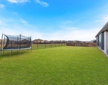 3825 Honey Grove Drive - Photo Thumbnail 29