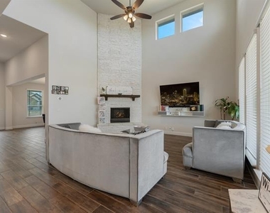3825 Honey Grove Drive - Photo Thumbnail 8